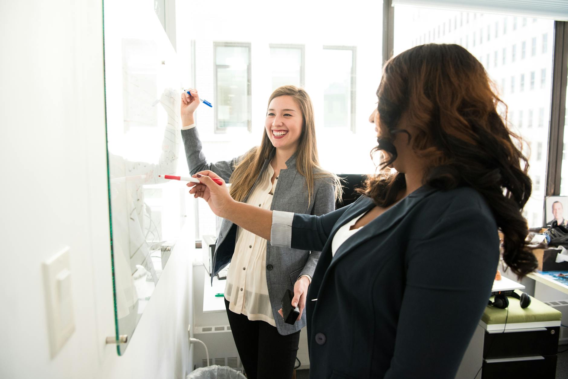 Collaboration at a Desklinq space
